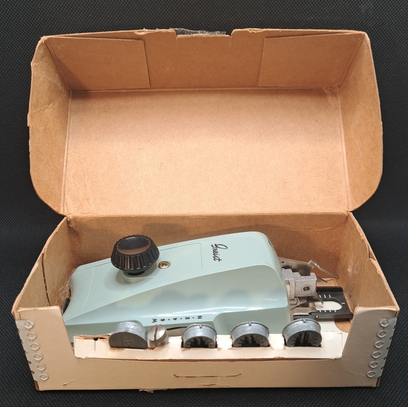 Vintage Greist The Buttonholer Automatic #6 Stitch - Picture 3 of 8